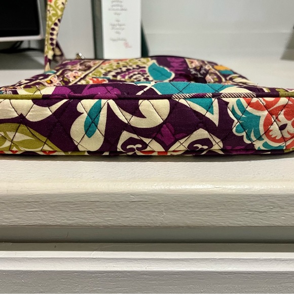 Vera Bradley Cross Body hipster in a fun and vibrant pattern. - Picture 4 of 7